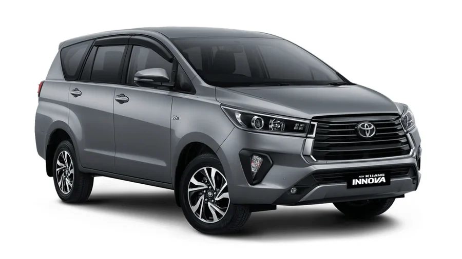 Toyota Kijang Innova Reborn — foto dari katalog PS Trans